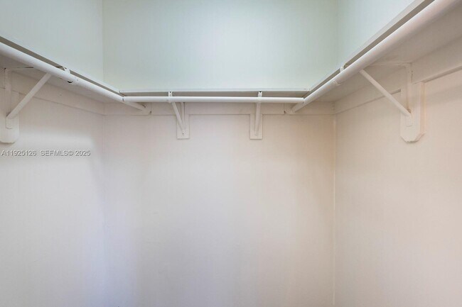 Building Photo - 460 E 23rd St