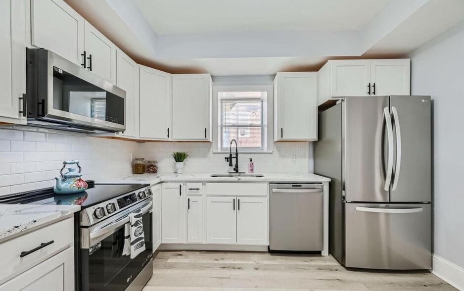 Building Photo - 2601 E Oliver St