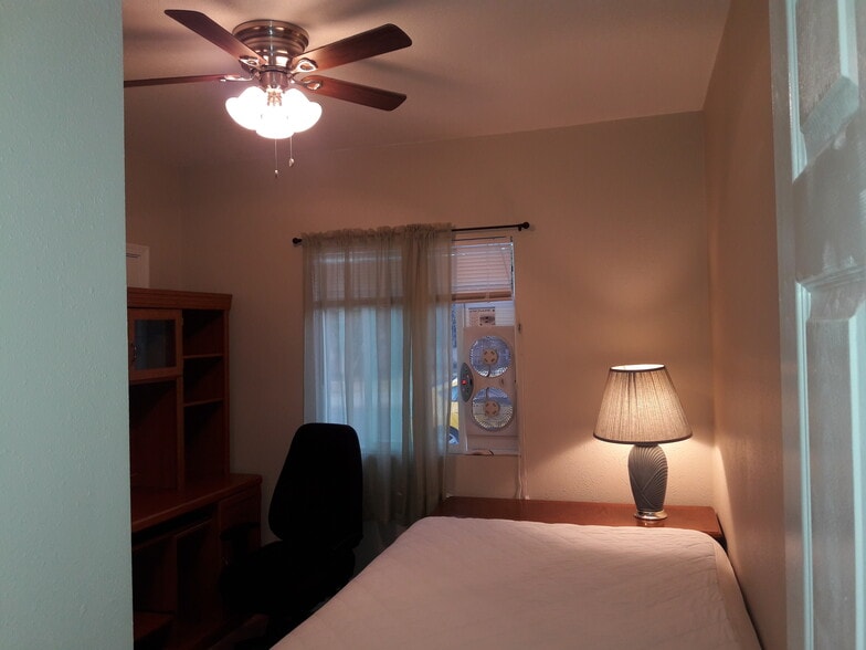 Building Photo - 7008 Dennison St