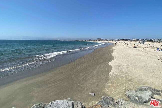 Building Photo - 29 Yawl St