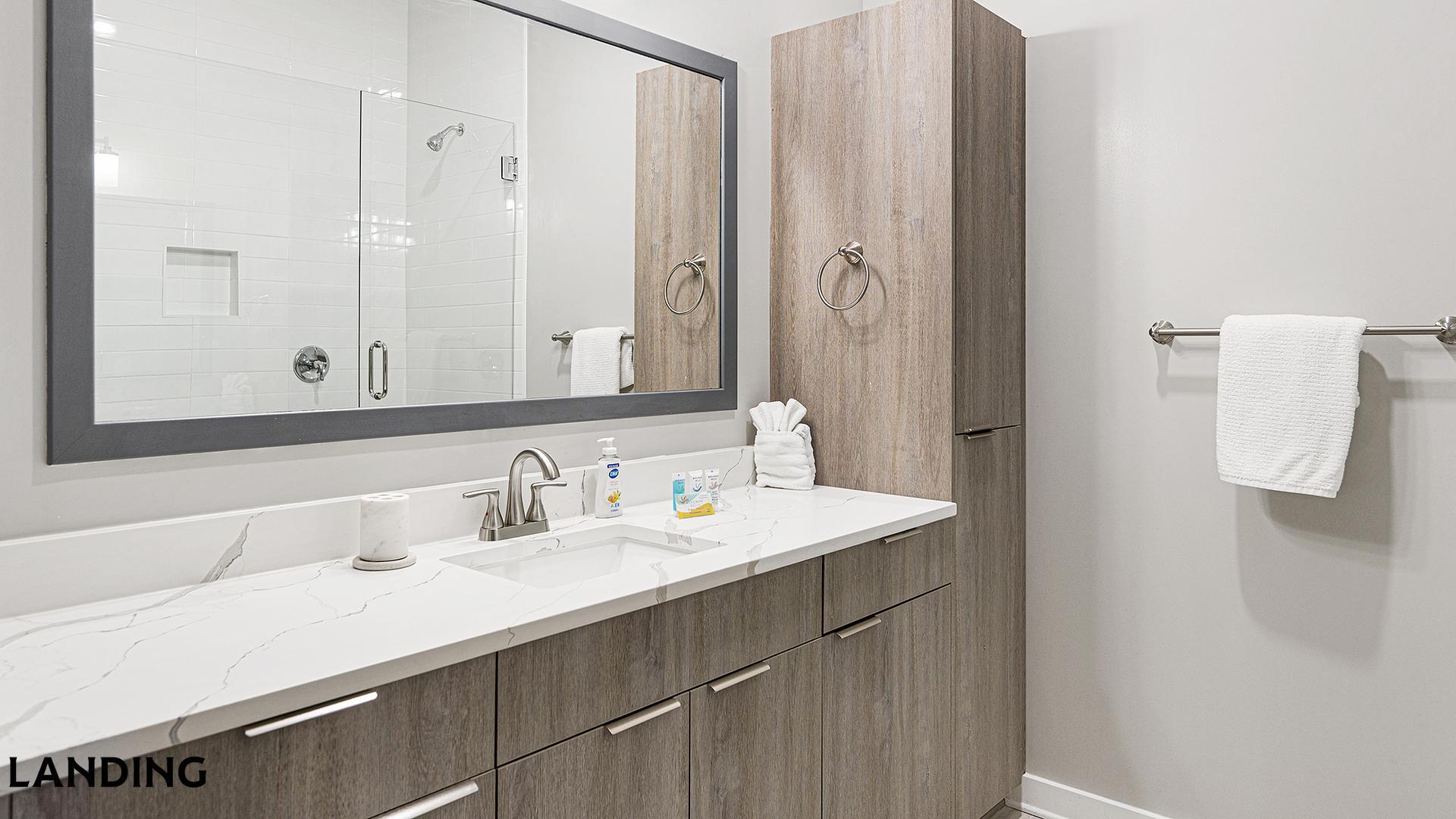 Building Photo - 600 19th St N