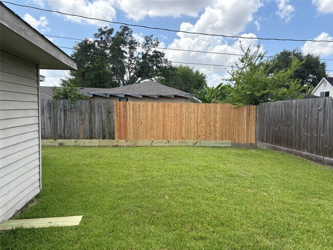 Building Photo - 11703 Triola Ln