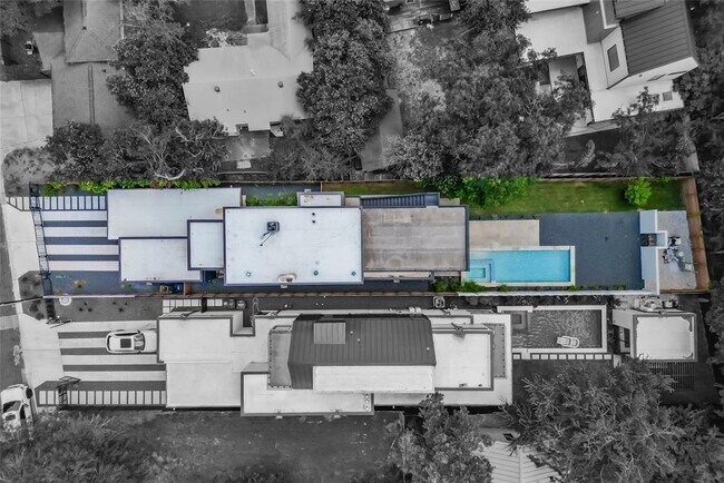 Building Photo - 703 Fletcher St