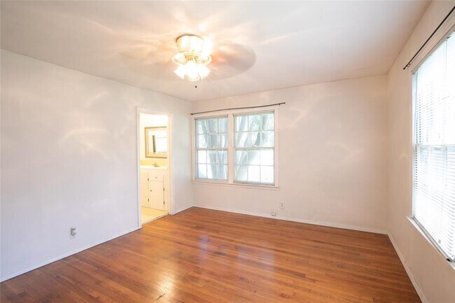 Building Photo - 1811 E 39th St