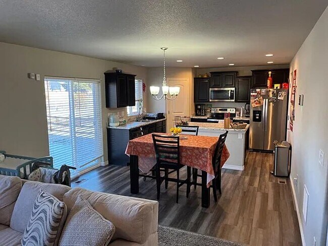 Building Photo - 5492 Hammond Dr