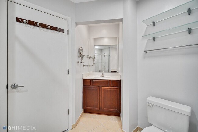 Building Photo - 1600 S Indiana Ave