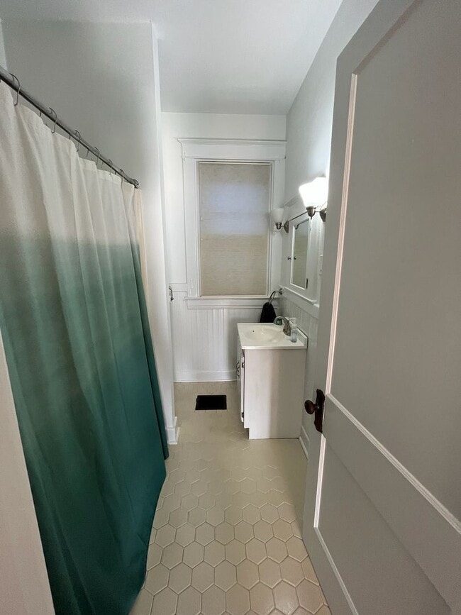 Building Photo - 2108-2110 Bardstown Rd