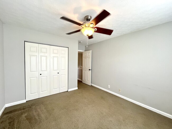 Building Photo - 4/2.5 Beautiful Nashville Craftsman in Nas...