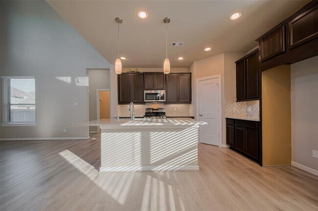 Building Photo - 7809 Axis Rdg Dr