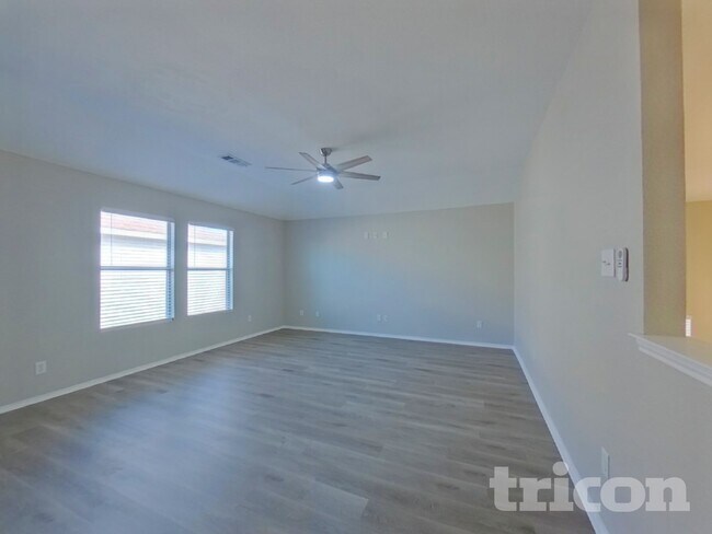 Building Photo - 5825 Show Master Ln