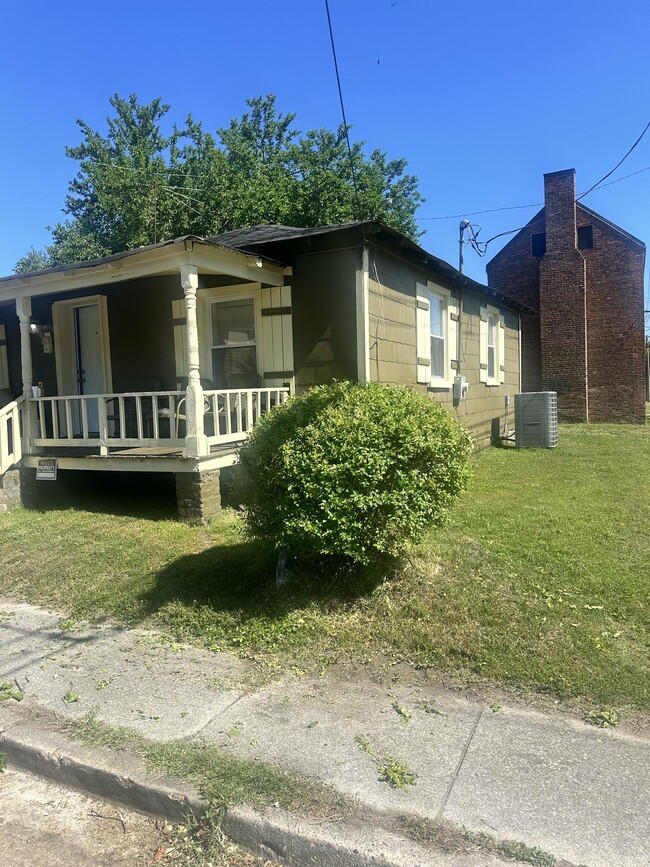 Building Photo - 225 Witten St