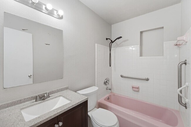 Building Photo - Charming & Spacious 2-Bedroom Home with Modern Finishes and Outdoor Living at 793 Crawford St, De...