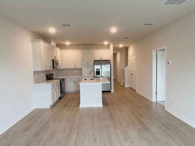 Building Photo - 738 Ebb Tide Rd