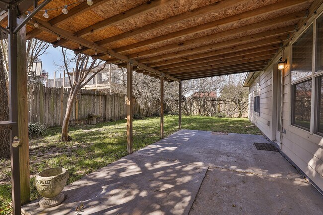 Building Photo - 19627 Beachy Ct