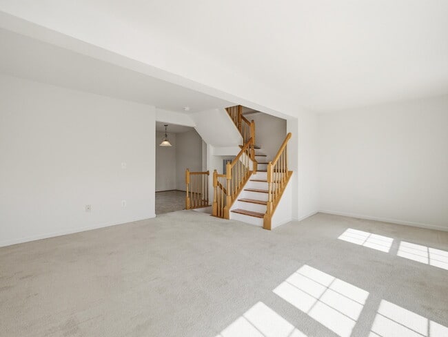 Building Photo - 1247 Mare St
