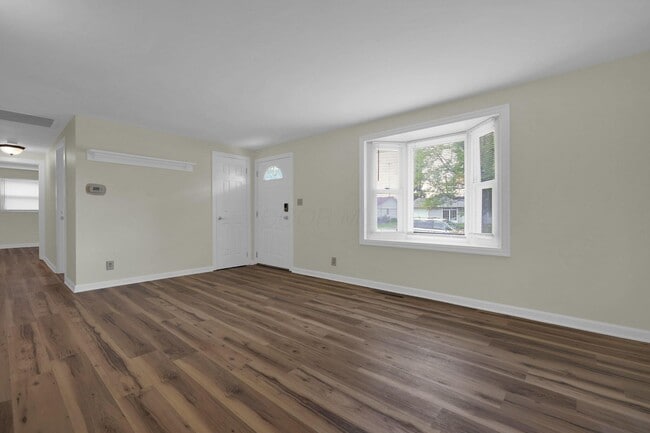 Building Photo - 470 Amesbury Dr