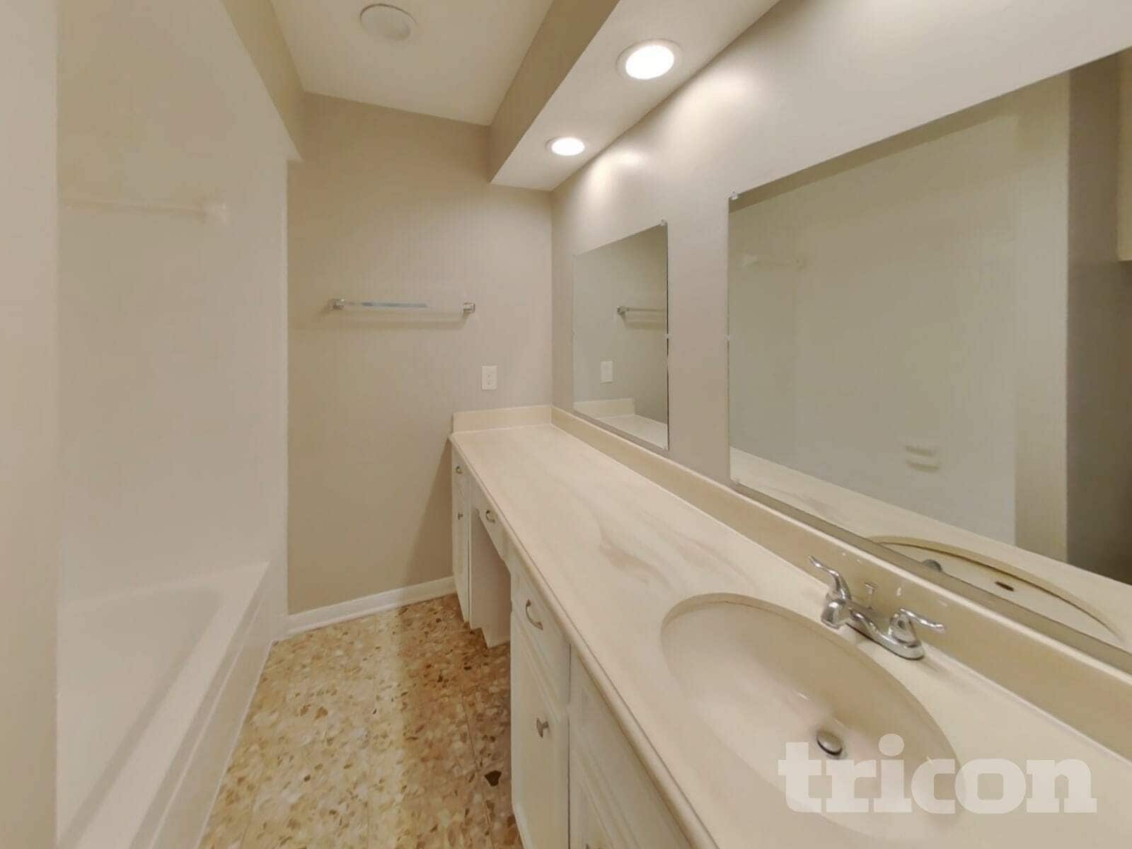 Building Photo - 5711 Kiowa Timbers Dr