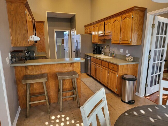 Building Photo - 9331 Vandivere Dr