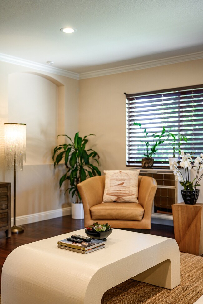 Building Photo - Chic Family house in West Covina