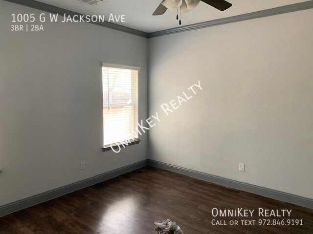 Building Photo - 1005 G W Jackson Ave