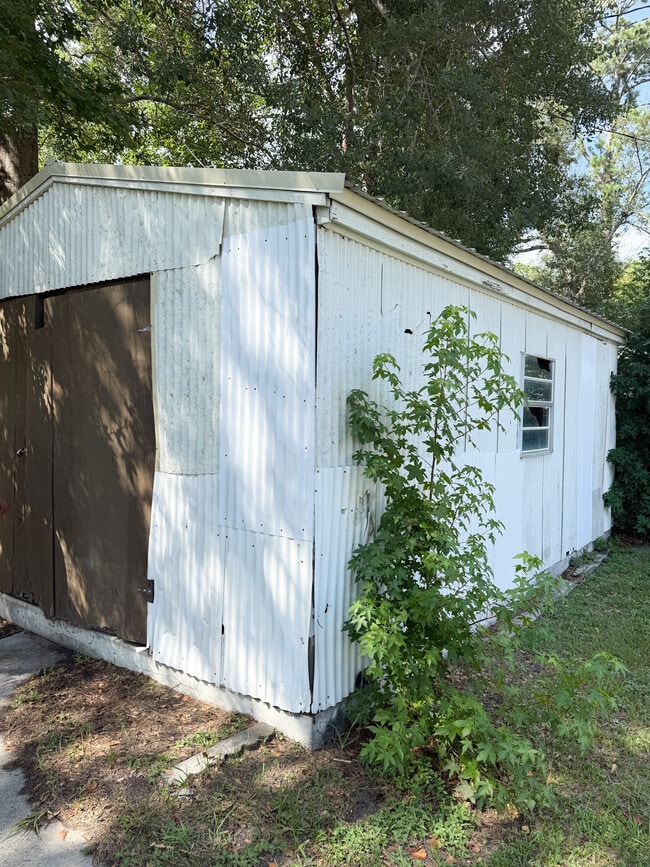 Building Photo - 2201 Tebeau St