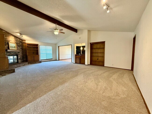 Building Photo - 3 bed, 2 bath Home in Ripple Creek in Edmond
