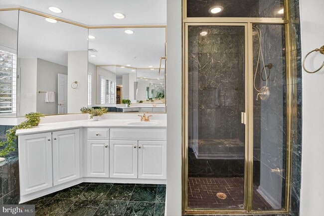 Building Photo - 4015 Mansion Dr NW