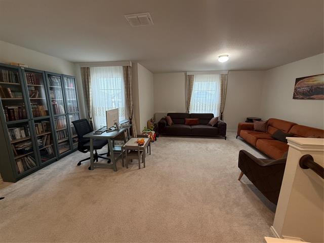 Building Photo - 909 Cormorant St