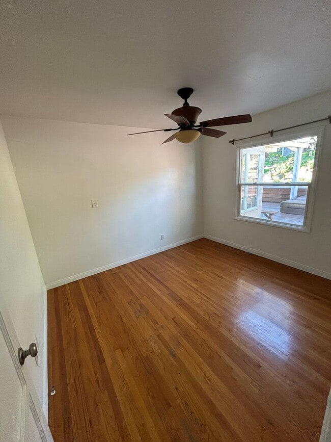 Building Photo - Charming 3 bedroom 1.5 bath home in La Mesa, with brand new Spa Jacuzzi! $3,295