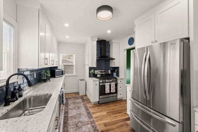 Building Photo - 4040 W 158th St