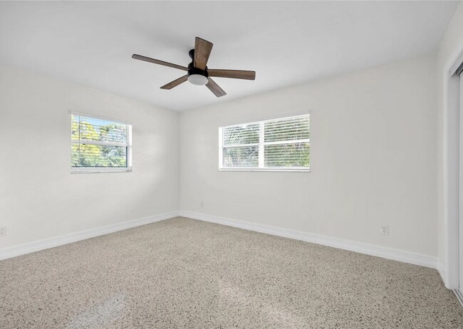 Building Photo - 4869 Venetian Blvd NE