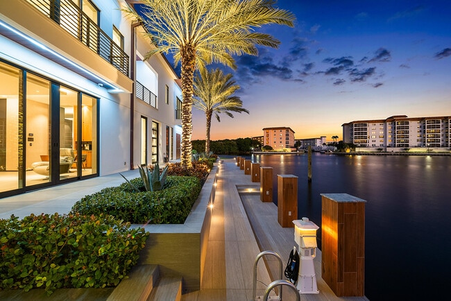 Building Photo - 2934 NE 8th Ave