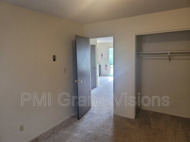 Building Photo - 1305 18th St