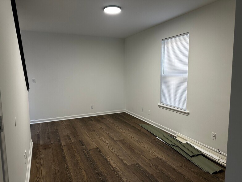 Building Photo - 937 S Clay St