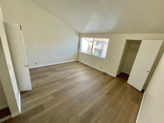 Building Photo - 936 Fairway Ave