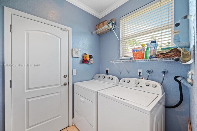 Building Photo - 15376 14th Manor