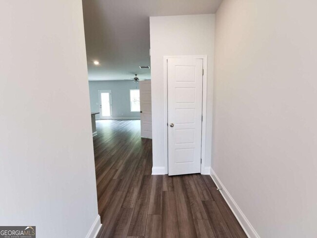 Building Photo - 159 Station Overlook Dr