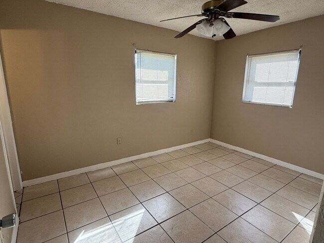 Building Photo - House for rent