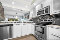 Building Photo - 6121 Balboa Cir