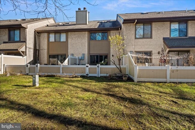 Building Photo - 60 Hampshire Dr