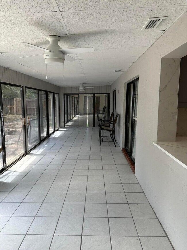Building Photo - 1925 Shower Tree Way