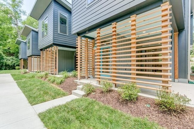 Building Photo - Contemporary East Nashville Home.   MOVE IN SPECIAL $500 OFF ONE MONTH'S RENT