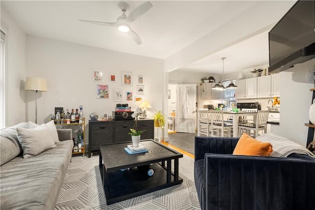 Building Photo - 33 Marsh St