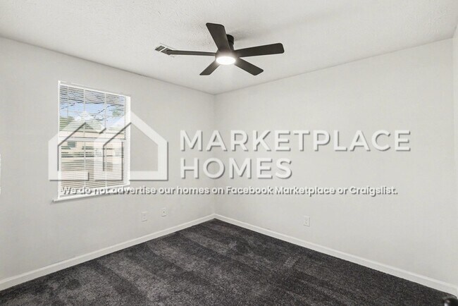 Building Photo - 7960 E Field Dr