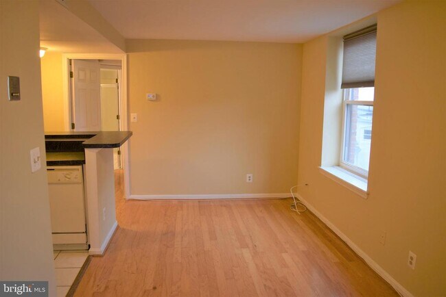 Building Photo - 1436 Meridian Pl NW