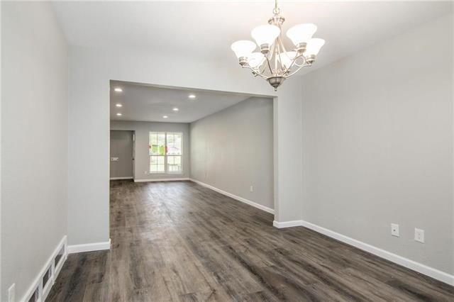 Building Photo - 2808 Golfing Green Dr