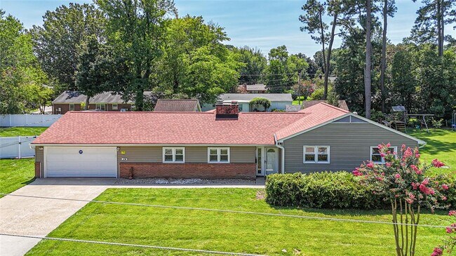 Building Photo - 104 Charles Dillard Ln