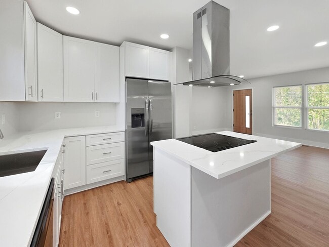 Building Photo - COMING SOON! Gorgeous 3 Bedroom 2 Bath ranch in Venetian Hills