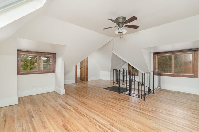 Building Photo - Spacious 5 Bed | 2 Bath Home in the Heart ...