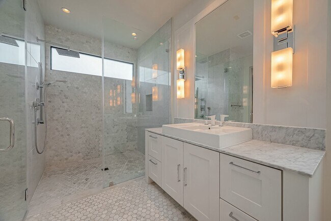 Building Photo - Beautiful contemporary home in the sought-...